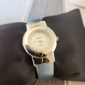 Gruen Silver Women's Round Quartz Watch